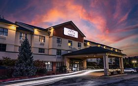 Akwesasne Mohawk Casino Resort And Players Inn Hotel -Formerly Comfort Inn And Suites Hogansburg Ny